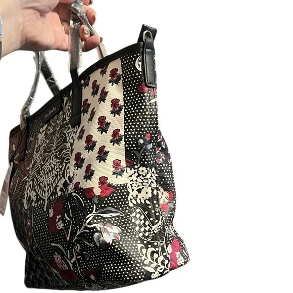 Vera Bradley Small Everyday Tote in Perennials Patchwork. Brand New with Tags - Picture 6 of 10